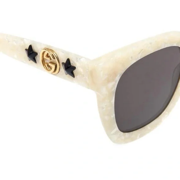 Gucci White and Black Oversized Sunglasses - Picture 3 of 4